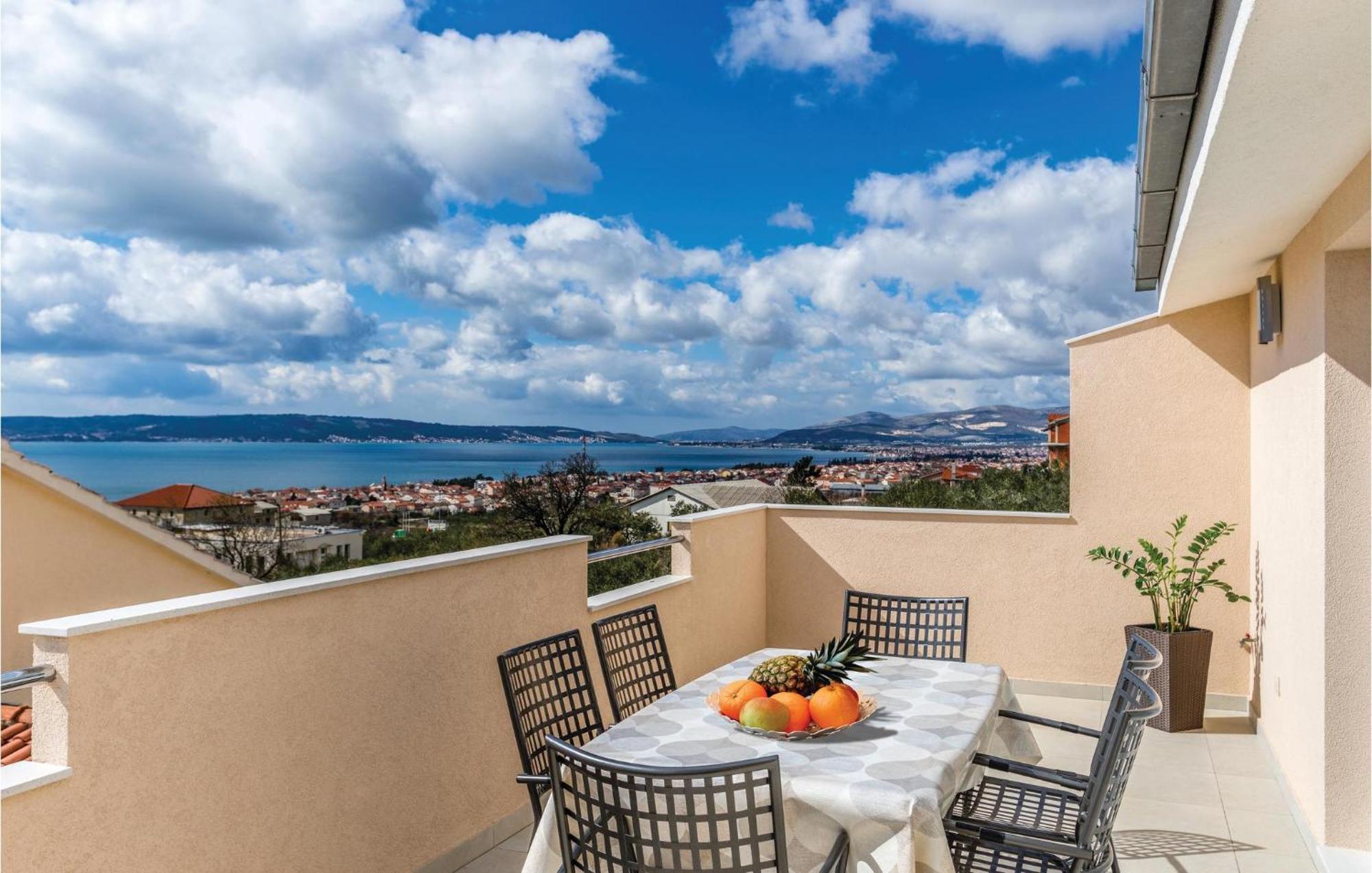 Two-Bedroom Apartment in Kastel Gomilica Kaštela Buitenkant foto